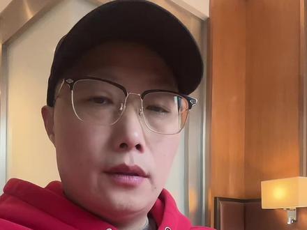 吃瓜?吃什么瓜?六神磊磊已经六神无主了!还有人喊蒙主?我看呐,那是蒙你的主!新华视评一针见血:现在网上就有这么一种 “流量生意”!拿主观臆想曲解历史,再生拉硬拽绑定现实。靠一套 “隐喻” 叙事,悄悄带偏公众认知!说白了,就是制造争议、挑动情绪,把流量揣进自己兜里!#吃瓜 #吃瓜群众 #流量 #流量扶持 #爱国