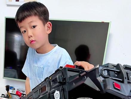 大号 #遥控警车玩具 儿童仿真六轮装甲越野车汽车模型男孩 #六一儿童节礼物 #越野车玩具