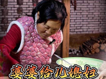吃煎饼的日子。 #二月二龙抬头 #摊煎饼 #摊煎饼的家常做法 #婆婆和儿媳农村的生活 #二月二摊煎饼
