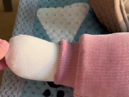 这样脚脚就不会冷了吧#有种冷叫妈妈觉得你冷