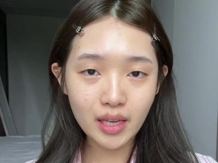 4min单眼皮🌷春日韩蕾妆!如此美萌小蛋糕~ 春天就要化粉粉的妆!
冷粉色超级显白~
特别喜欢这个冷冷透透的妆效!
#美妆教程 #单眼皮妆容 #美妆百万新星计划 #韩蕾妆#妆教