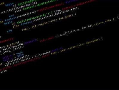 基于Python数据采集与处理 Python,凭借其强大的数据处理库、简洁的语法以及活跃的社区支持,成为了数据采集与处理领域的首选语言。 数据采集。 使用requests和BeautifulSoup进行网页抓取,网络爬虫是数据采集的常用手段之一,Python中的requests库可以轻松地发送HTTP请求,而BeautifulSoup则用于解析HTML文档,提取所需信息。当然,进行网页抓取时需遵守网站的robots.txt协议,尊重网站的使用条款。利用API接口获取数据。许多网站和平台提供了API接口,允许开发者通过编程方式获取数据。Python的requests库同样适用于调用API,只需构造正确的请求URL并解析返回的JSON数据即可
数据清洗,确保数据质量。 处理缺失值,Python的pandas库提供了多种方法来处理缺失值,如填充、删除或使用插值法。选择合适的策略取决于数据的特性和分析目的。数据类型转换,pandas允许我们轻松地转换数据类型。异常值检测与处理,异常值可能是数据录入错误或极端事件的反映,对数据分析结果产生显著影响,常用的异常值检测方法包括箱线图分析、Z-score方法等。
数据处理与分析,挖掘数据价值。数据聚合与分组,在数据分析中,经常需要对数据进行聚合或分组操作,以获取更高层次的信息。pandas的groupby功能非常强大,允许我们按一个或多个列对数据进行分组,并对每组应用聚合函数。 数据透视表,数据透视表是数据分析中的利器,能够快速地汇总、分析、探索和总结数据。数据可视化,数据可视化是将数据转换为图形或图像的过程,有助于直观地理解数据特征和趋势,Python中的matplotlib、seaborn和plotly等库提供了丰富的图表类型。
高级数据处理技术。数据预处理在机器学习中的应用。在机器学习项目中,数据预处理至关重要,包括特征缩放、特征选择、降维等。scikit-learn库提供了丰富的预处理工具,帮助我们从原始数据中提取最有价值的特征,提高模型性能。大数据处理:Hadoop与Spark结合Python,面对海量数据,传统方法往往力不从心。Hadoop和Spark作为分布式计算框架,能够高效处理PB级数据。虽然Hadoop和Spark本身不是Python库,但Python可以通过PySpark等接口与之交互,利用MapReduce或DAG调度实现复杂的数据处理任务