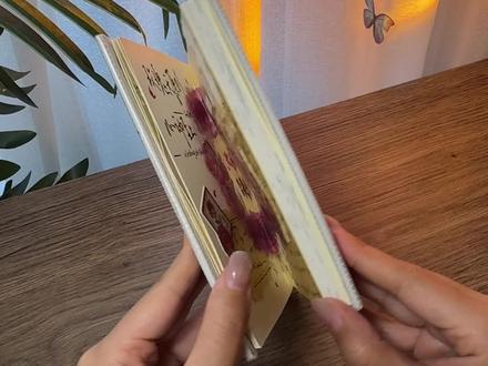 教程丨一万个世纪,短于一朵玫瑰的瞬间🌹 难度:★☆☆☆☆
用时:20分钟
用页:1页
#尼泊尔手工本 #尼泊尔手工本素材 #手工礼物 #手工 #铁锤日记