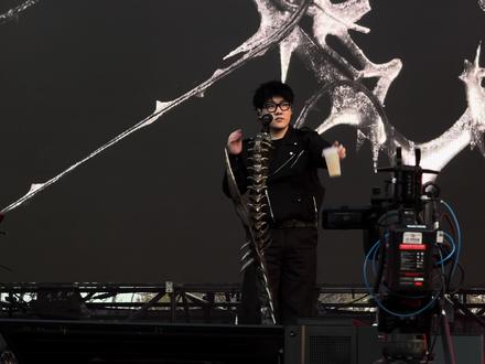 浪漫不死,但是张砚拙真是浪漫死了。#洒满鲜血的鲜花 #BloodyRose #Capper #枪火天使