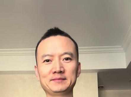 #亲子启蒙英语分享 #实用知识 #英语 #零基础英语 #单词速记 单词:灰色grey“贵”谐音记忆