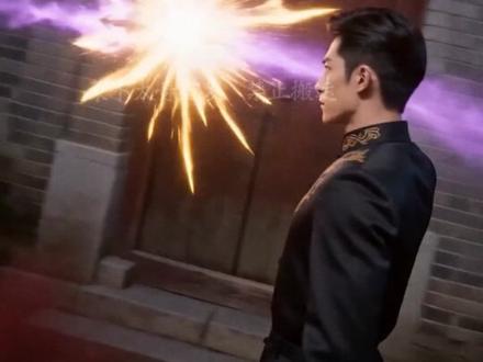 耗时281201秒制作,6-10集干饭版,点主页看全集 翻开我天师爷爷的遗物《奇门日记》,发现里面竟然有很多奇人异士守护山河的隐秘往事。 今天开始讲给你听,《守龙天师》6-10集,本视频内容创作由小云雀Seedance2.0进行创作支持。 #小云雀创作者计划 #AI创作浪潮计划 #青年创作者成长计划 #短剧推荐 #民间故事