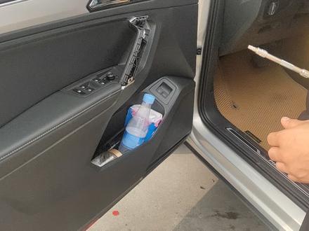 大众拆卸门板安装教程。不喜勿喷。