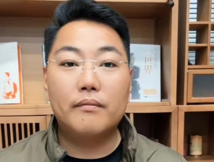 做智慧父母,培养优秀孩子。其实真正要学习的,是父母!家长改变1分,孩子改变10分。把孩子当成朋友相处,如何良性的和孩子沟通交流,怎么做一个合格的爸爸妈妈《逆水行舟话幸福》送给您!#书籍 #父母课堂 #正能量 #陈州 #无腿勇士陈州