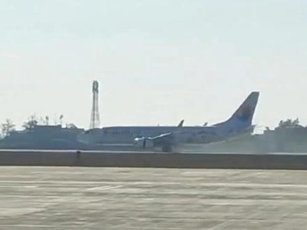 #亳州机场通航 首航航班降落亳州机场 11月12日上午10:28 亳州机场 从深圳飞来的DZ6223次航班降落在亳州机场 (记者:祝本奇 编辑:吴玮玮 编审:王涵)#2025网聚美好安徽