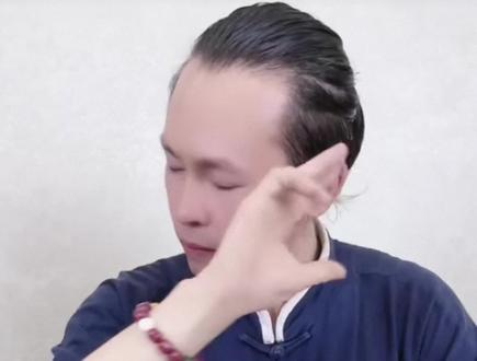 师父在直播间表演了一个小魔术,娱乐视频理性观看!#张羅宗