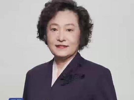 【王微:#中国经济“速度趋稳、增量向新向上” 】国家统计局周五发布数据显示,10月份国民经济运行基本平稳、稳中有进态势持续。国务院发展研究中心市场经济研究所原所长、二级研究员王微接受中国日报#智见中国 栏目独家专访时表示:“现在中国的经济增长呈现出速度向稳但是增量向新向上的增长态势,这是非常积极的。”王微指出,中国拥有超大规模市场和多样化消费需求,数字消费、绿色消费、服务消费及入境消费的增长速度明显加快,新动能正在加快积聚。展望“十五五”时期,她预计,中国经济还会走在相对稳定增长的轨道上,财政政策有望更加积极,货币政策将更加突出创新导向。(记者:欧阳诗嘉 王科举,视频:闫星周 周兰序,实习生:邸达)