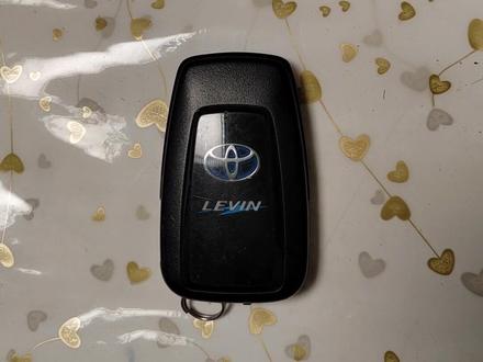 2019-2023款丰田雷凌双擎钥匙电池更换方法视频教程2021款雷凌汽车遥控器电池型号如何拆卸怎么换的安装#雷凌 #雷凌双擎 #22款雷凌 #21款雷凌运动版