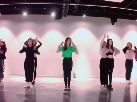 自带年会气氛的一支 适合男男女女男女男女#年会舞蹈 #fever