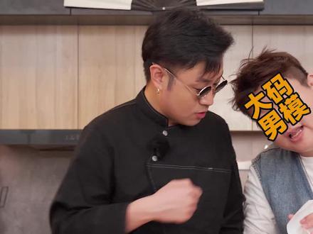 不用隔夜饭也能炒出粒粒分明的蛋炒饭!今天教你个小秘诀!嘿!蛋炒饭~#美食专业者联盟 #跟着抖音学做菜