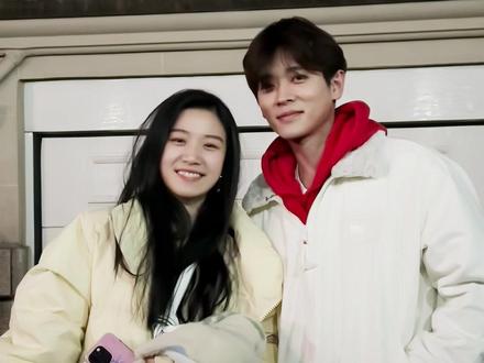 夜色尚浅之浅浅撒一下烟花。#云之羽 #丞磊 #卢昱晓