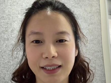 用AI给娃做了一套年俗卡片|3步搞定可打印 快过年了,用AI给娃做了一套年俗卡片
从腊八粥到拜大年,10张,手绘风
打印出来穿个洞就是活页卡片 🧧
3步搞定:
1️⃣ 告诉需求,生成框架
跟AI说要做年俗卡片生成器
→ 直接生成网页:卡片结构+翻页+下载
2️⃣ AI自动生图
调用内置生图skill
→ 自主选择手绘风格,10张插图风格统一
→ 磨豆腐、贴春联、包饺子,暖暖的 🎨
3️⃣ 加拼音标注
每个年俗标题上方加拼音
→ 橙色圆体字,可爱又实用
→ "磨豆腐" → "Mó dòu fu"
成品效果:
✅ 10张年俗卡片,手绘风插图
✅ 带拼音标注,适合小朋友认字
✅ 一键下载,打印即用
✅ 穿洞做活页,带娃翻着看
全程10分钟,没写一行代码 ✨
有想法直接让AI帮你实现
马上过年了🏮
你想做什么卡片?评论区聊聊~
#vibecoding #零基础学AI #科技下一站 #春节 #年俗