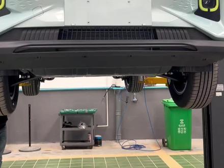 #发动机护板 #吉利几何新能源 #改装车 几何E加装底盘护板三件套@抖音汽车