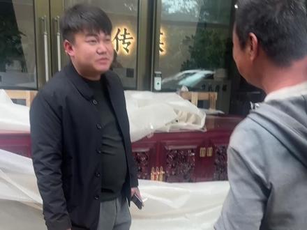 @达摩来了 @沙僧·达摩{招女徒} @矮冬瓜-达摩【收徒弟】 #元江宝哥走路去昆明看偶像达摩 #元江宝哥送火腿给达摩 #达摩来了 今天终于见到偶像达摩了