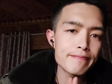 @YvngHuncho #yvnghuncho 希望你能给大爷一个诚恳的道歉,也希望你能给我们大家一个诚恳的解释!#藏族男孩