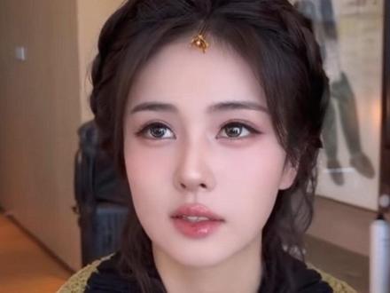 白鹿认证百万直拍来了
#白鹿 #粉彩妆 #我为粉彩系代言 #潮妆研究所 #金鹤龙