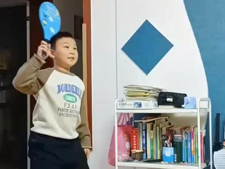 室内也能调节力训练,现在流行的板球在家就能玩,越练臂力越强劲,越练眼睛越放松。现在还很小众,分享给你们😃#护眼 #爱护眼睛保护视力 #板球 #视力训练@DOU+小助手