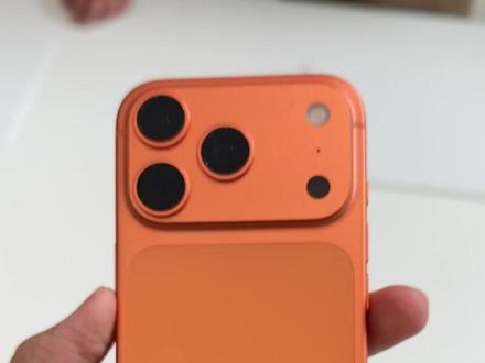 苹果深夜官宣降价,iPhone17Pro进入6000元档。