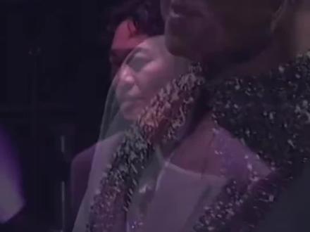 #陈奕迅&#草蜢,这是今年至目前听得最舒服的一曲《世界会变得很美》老歌重唱,循环几遍情绪会来湿了眼眶