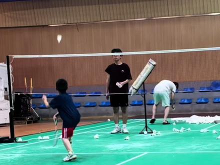 别练了别练了 进国家队了咋办 哈哈哈哈 #羽毛球 #国家队 #孩子就是拿来玩的