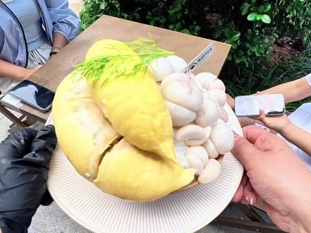 这家榴莲山竹冰,夯爆了!!! #甜品治愈一切 #漂亮饭#榴莲 #vlgo十亿流量扶持计划 #真实生活分享计划