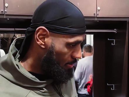 詹姆斯拒绝加盟勇士,更不会前往骑士,湖人是最好的 #詹姆斯 #湖人 #勇士 #骑士 #dou来NBA