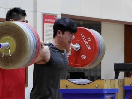 在顺利完成2023亚洲举重锦标赛后,国家举重队重新在北京集结,备战9月份在沙特举办的世界举重锦标赛,力争再创佳绩!