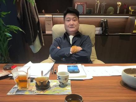 卑微打工人就想狠狠的打脸嚣张老板😭全靠各位义父了。
#被辞退 #日常vlog #便宜运营 #打脸