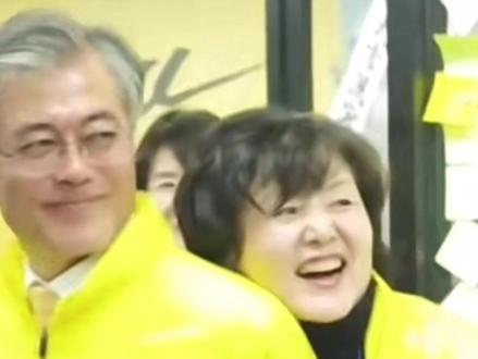 以爱之名,你还愿意吗
#文在寅#金正淑#爱情