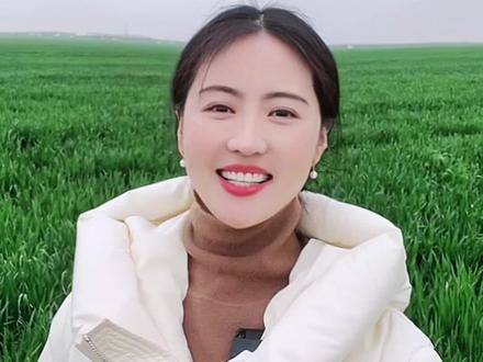 女人在二十多岁的选择,决定了她三十多岁过的生活,选择爱情男人,太多案例都在告诉我们人心易变,选择学历事业,付出多少就回报多少,这些一定不会辜负我们,你们说我选对了么?