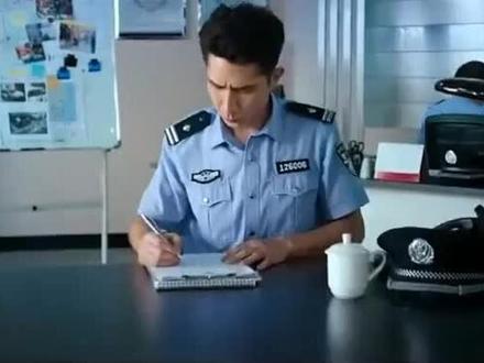 美人鱼:邓超 文章,警察局这段抖音火了两年!原视频更搞笑!