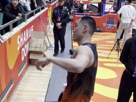 高诗岩一直在进步,从辽宁到山东他一直很努力。#高诗岩