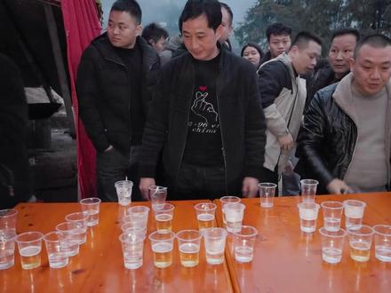 破拦门酒的口诀来了,以后帮忙接亲一定用得着。#传统婚礼习俗 #我们结婚啦 #记录幸福时刻 #感谢所有亲朋好友光临和帮忙 #婚礼跟拍