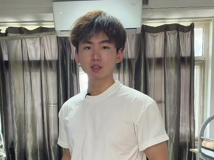 两招教你把基础款短袖穿出高级感#男生穿搭#穿搭干货#穿搭技巧#基础款穿搭#夏季穿搭