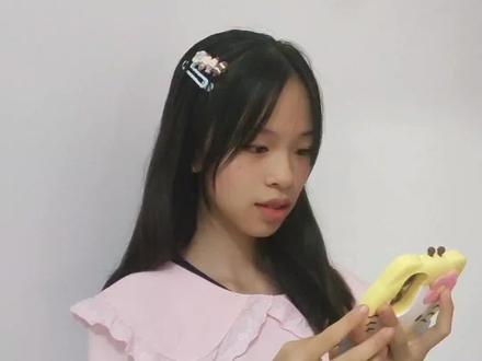 微信毛茸茸聊天界面 字体表情包设置教程 微信聊天毛茸茸装扮。微信聊天表情包变成冬天毛茸茸物件教程。微信聊天毛绒绒表情包教程。手机毛绒绒主题壁纸教程。微信聊天毛绒绒输入法设置教程。微信聊天毛茸茸键盘生成教程。微信聊天毛茸茸输入法设置教程。#即梦ai #毛绒物品质感 #生成微信聊天界面毛绒物品质感 #毛绒绒输入法设置 #毛绒表情包添加教程 毛绒绒表情包怎么添加。毛绒绒表情包教程。毛绒绒主题壁纸。毛绒绒输入法设置。毛绒绒微信图标教程。天冷了记得穿得毛绒绒字体。毛茸茸键盘皮肤设置教程。毛茸茸输入法设置苹果 安卓教程。可爱微信图标教程。微信毛茸茸聊天界面设置教程。如何给微信换毛绒绒图标。微信毛茸茸对话框设置教程。生成微信聊天界面毛绒物品质感。