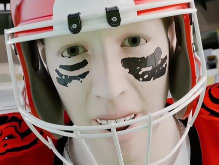 为啥运动员要在脸上涂黑色条纹?