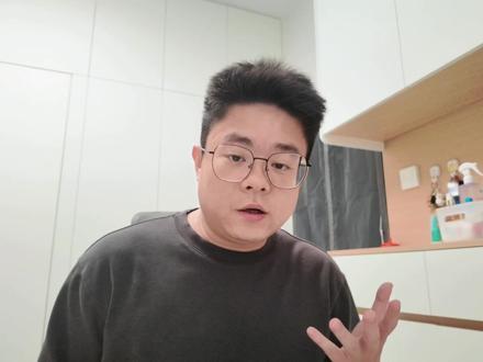 我用 Codex 一句话做的小游戏,真跑起来了 我一开始只给 Codex 一句话:想做一个能变现的小程序游戏。
没想到它真的一步一步帮我把第一版试玩做出来了。
别再收藏了,先做个烂版本出来。#真实生活分享计划 #codex #AI剪辑 #ai智能体 #青年创作者成长计划