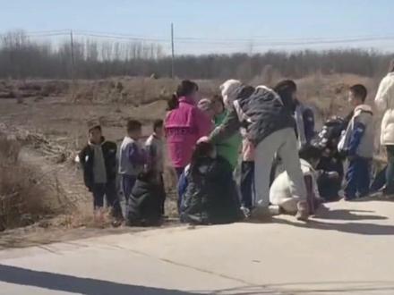 #德州车祸致2死6重伤# 驾驶人王某涛(男,46岁)被公安机关当场抓获,案件正在进一步调查中。来源@晋城融媒