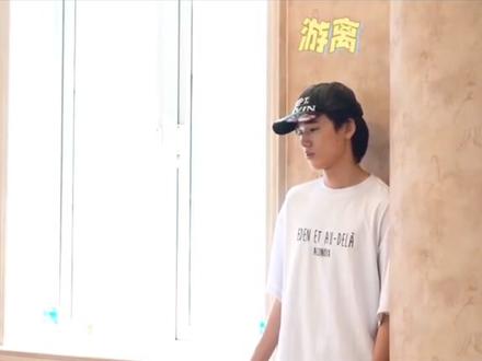 #时代少年团 #物料 #小炸的暑假生活 #文轩 磕④我了,没有看的小伙伴快点来看,简直绝了