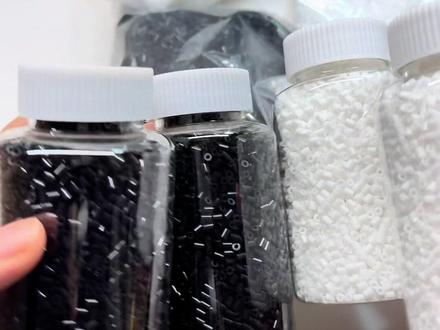 谁买到比六块一百克还便宜的黑白豆了?!
#拼豆