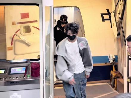 2.1一班海口到达#TF家族四代 #路透