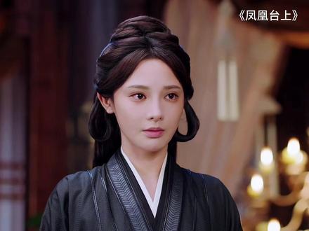 偷偷将师父体内的月蚀蚓取出被皇帝包围