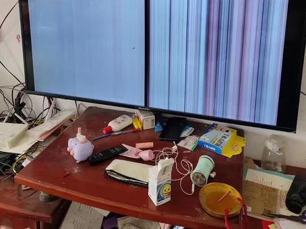 创维电视花屏闪屏,以为很严重故障,其实断一根拉低电压信号就好#液晶电视维修#家电维修#液晶屏维修