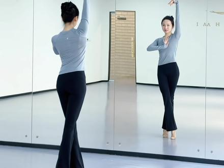 《咏春》超详细动作教学分解🌸 编舞@阿莎莎. #我的春节联欢小会 #咏春 #七朵 #舞蹈教学 #零基础舞蹈