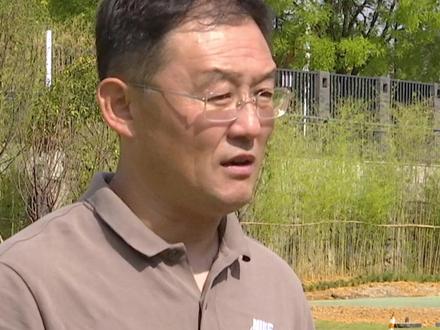 遵义两校入选“孙继海足球精英梯队校”。
孙继海:在遵义发现本地苗子,培养精英团队。#足球⚽ #校园足球