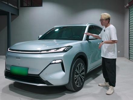 6个月卖8万台,吉利银河星舰7凭什么?#吉利汽车 #吉利银河星舰7